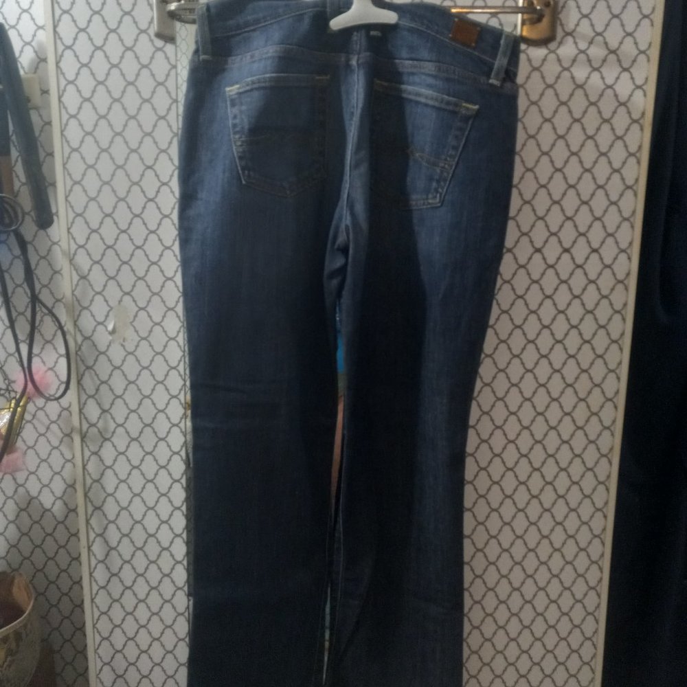 Lucky Jean's - Picture 3 of 5